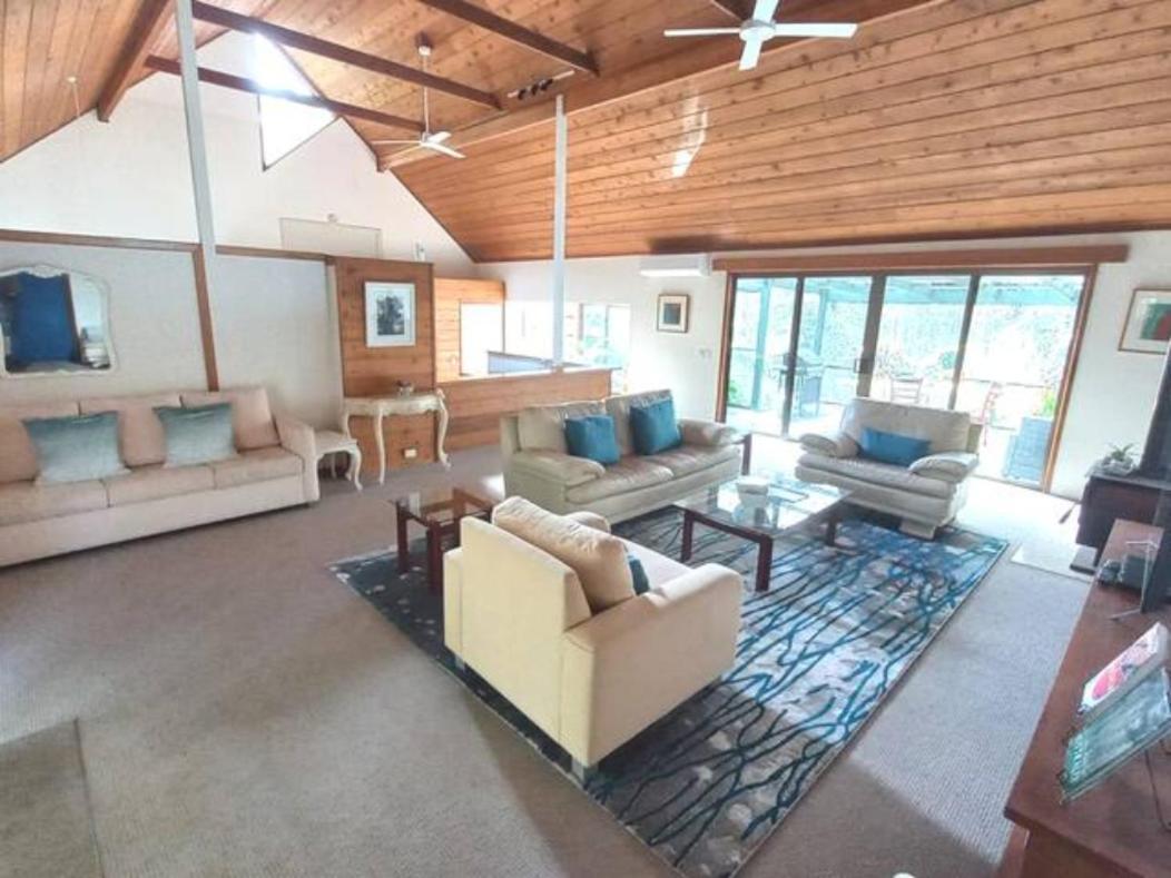 Lake Russell Retreat Emerald Beach Εξωτερικό φωτογραφία